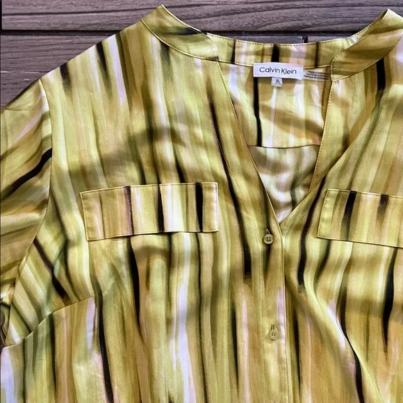 Calvin Klein women’s Vibrant Yellow Striped Button-Up Blouse 1X - Picture 3 of 3
